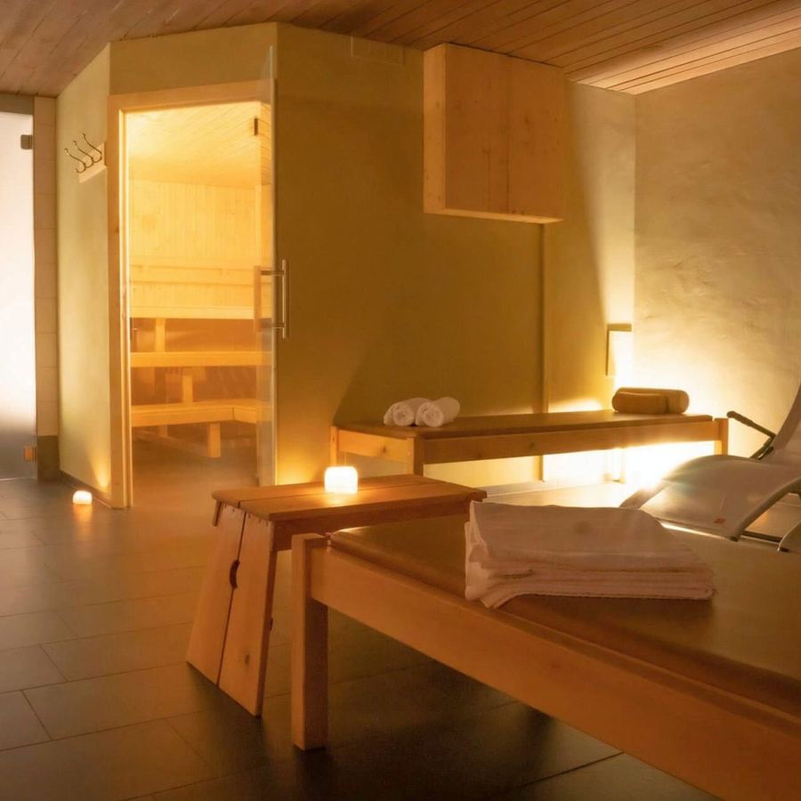 Sauna mit Kerzenlicht im Kientalerhof