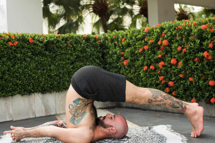 Mit Yoga typische Probleme der Männergesundheit meistern
