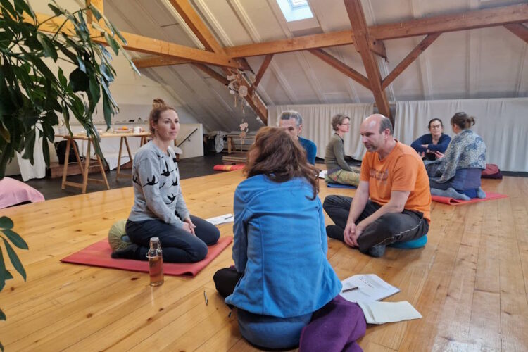 Heilen im Kollektiv – warum der Innere-Kind-Workshop in Bern so tief geht