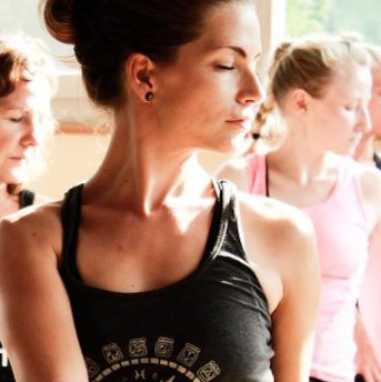 Yogaweekend Ostern Stefan Geisse Stress Auszeit Kiental quadr Yogaretreat